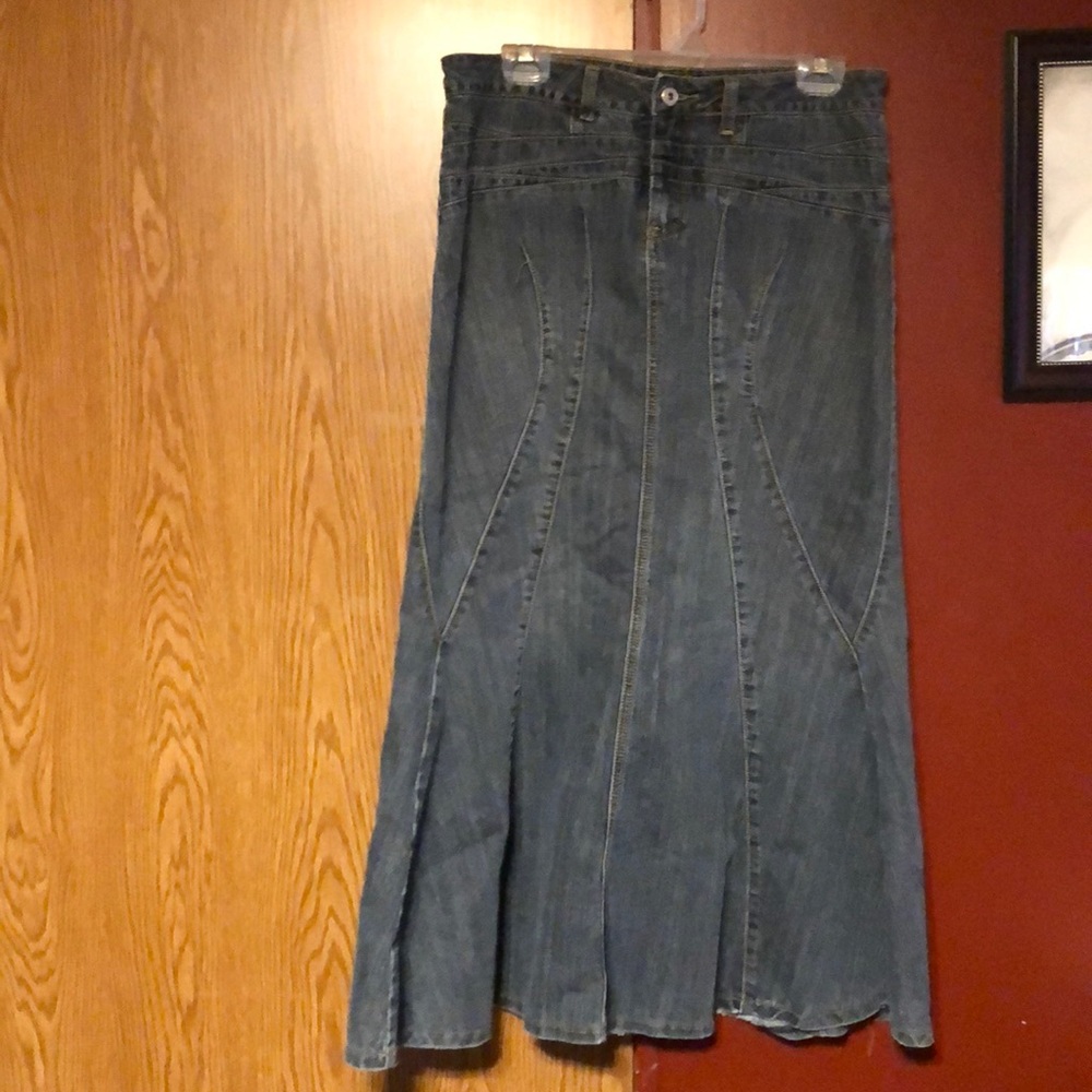 Baccini brand long blue denim skirt size 10.